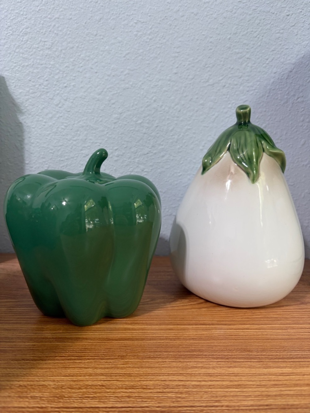 Ceramic Green Bell Pepper & White Eggplant Decorative Set